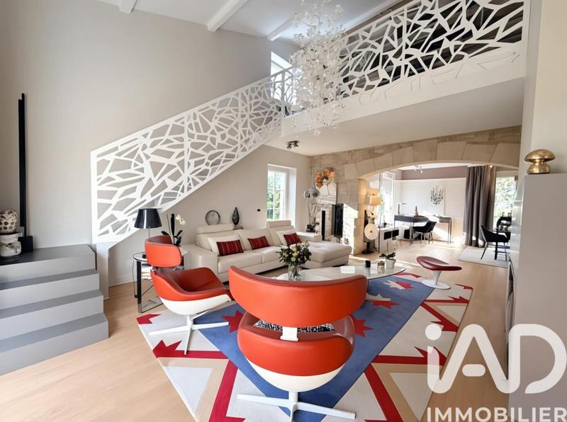 Maison - 217 m² - 8 pièces