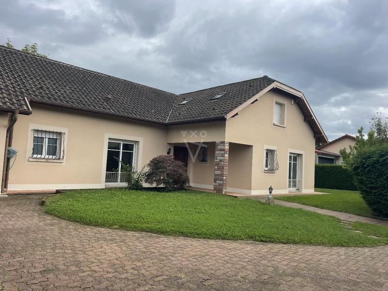 Maison - 265 m² - 9 pièces