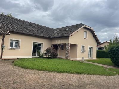 Maison - 265 m² - 9 pièces