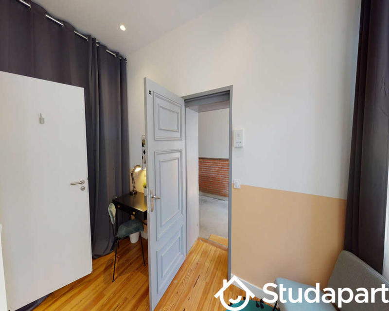 Chambre - 80 m² - 1 pièce