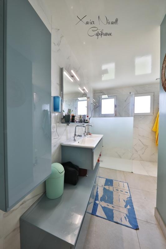 Maison - 224 m² - 8 pièces