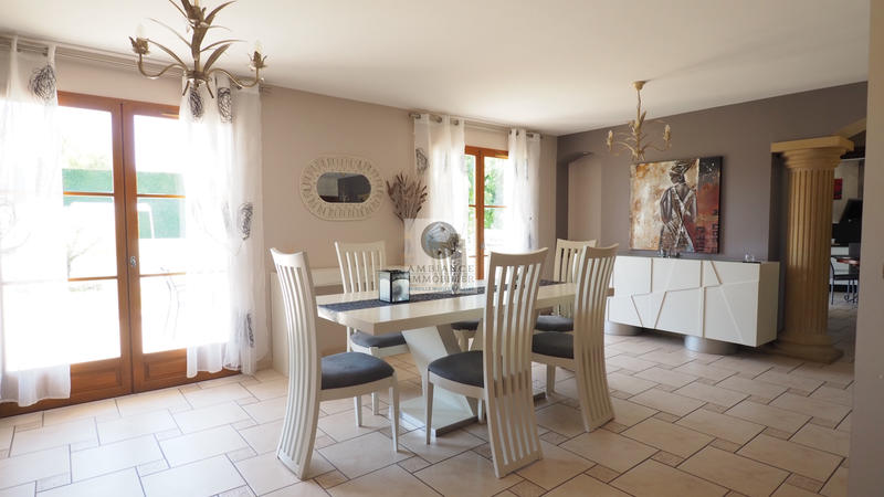 Maison - 179 m² - 7 pièces