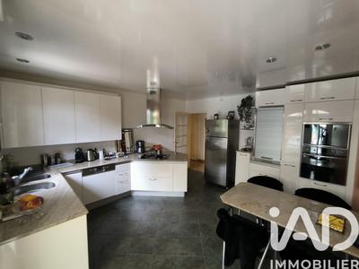 Maison - 216 m² - 5 pièces