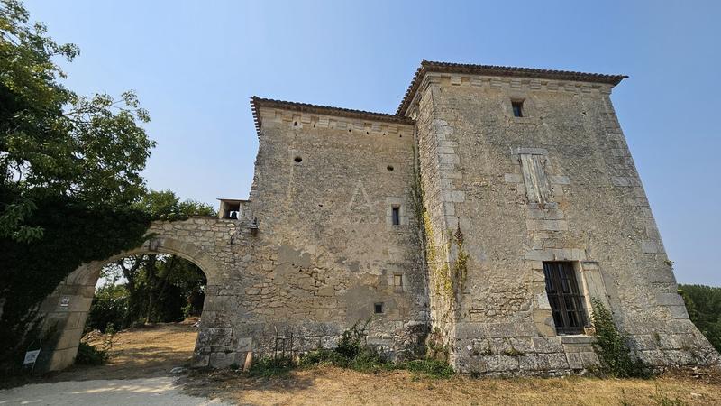 Maison - 337 m² - 6 pièces