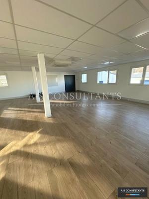 Bureau - 600 m²