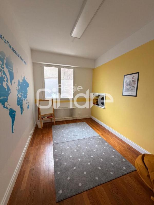 Bureau - 162 m² - 1 pièce