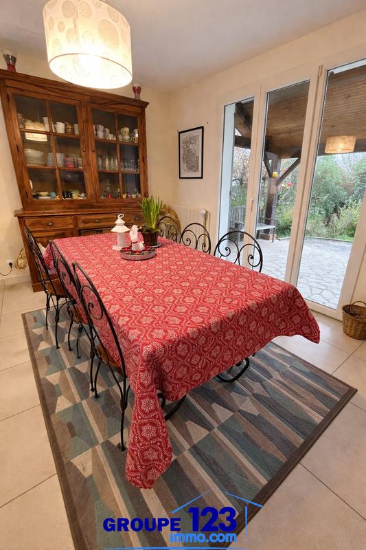 Maison - 251 m² - 8 pièces