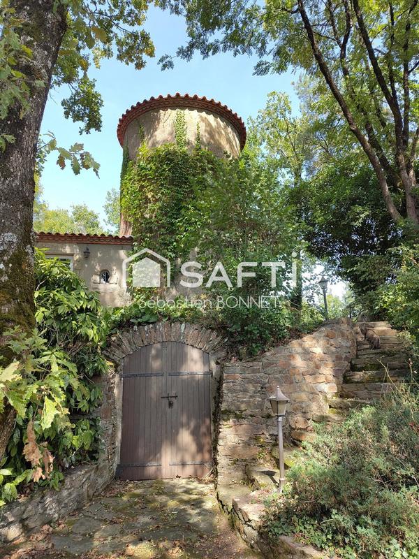 Maison - 160 m² - 9 pièces