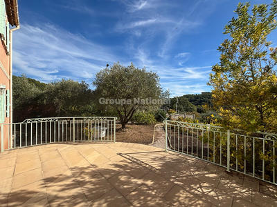 Villa - 168 m² - 6 pièces