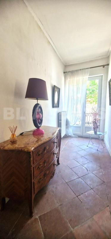 Maison - 220 m² - 7 pièces