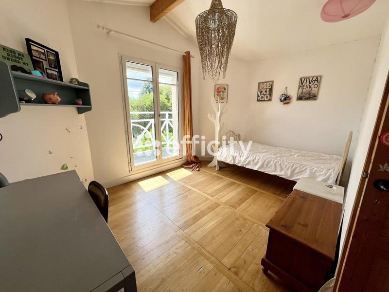 Maison - 146 m² - 6 pièces