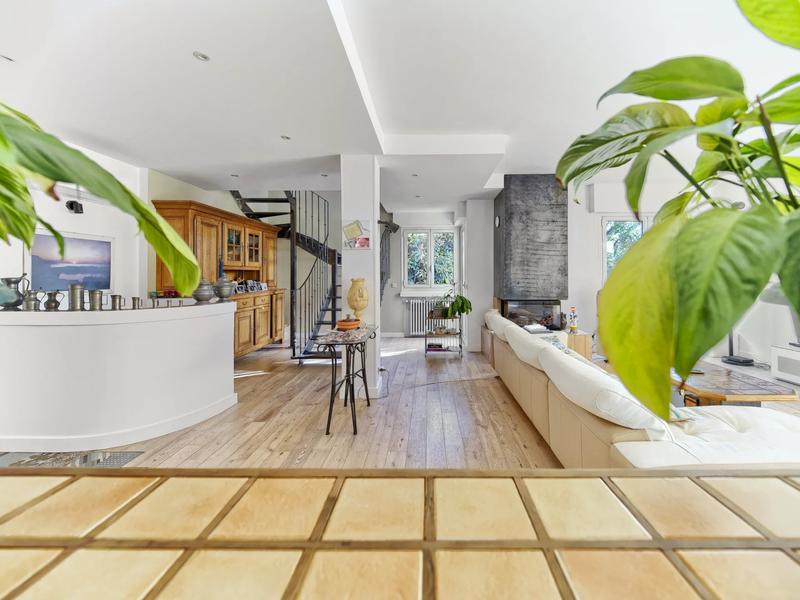 Villa - 215 m² - 6 pièces