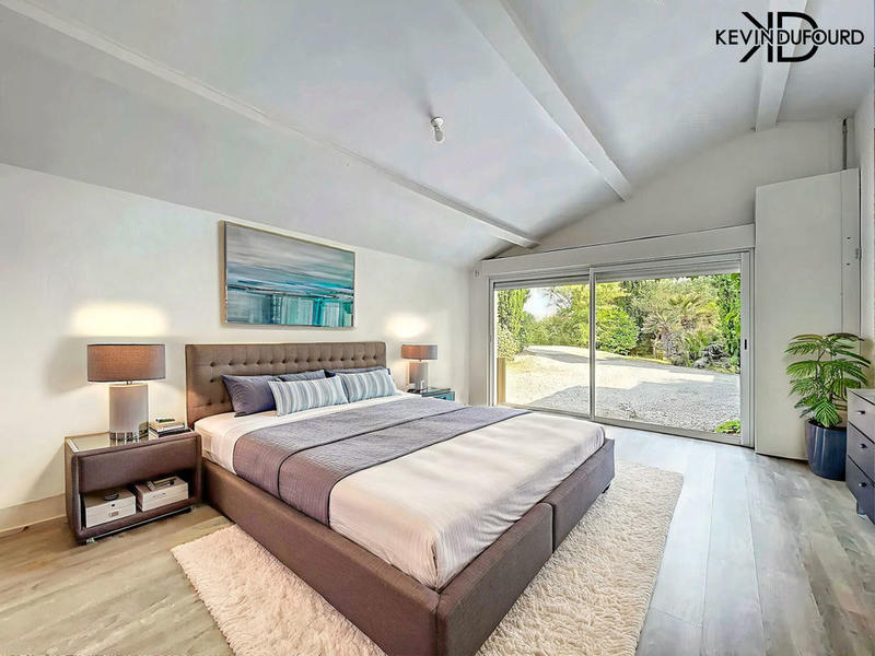 Maison - 180 m² - 7 pièces