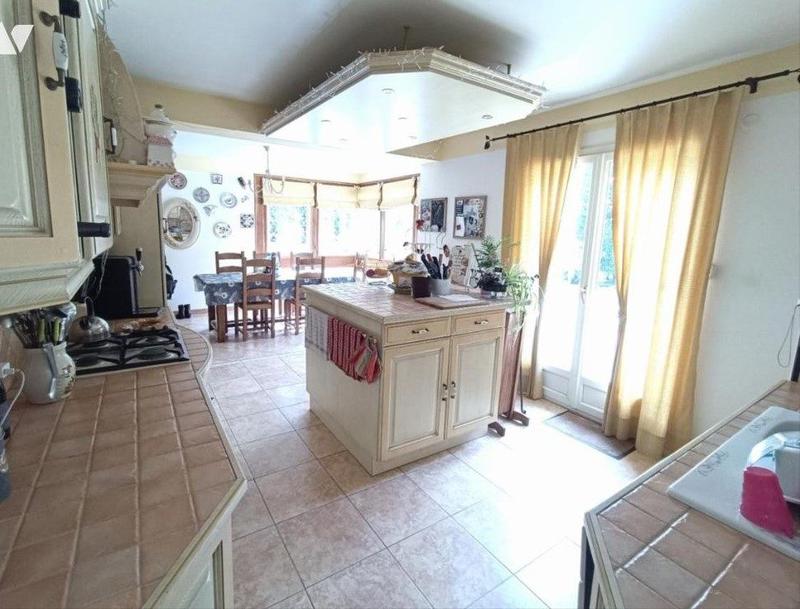 Maison - 290 m² - 7 pièces