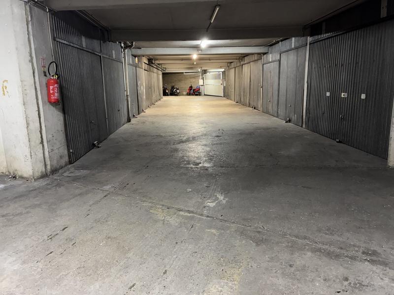 Parking / Garage - 25 m²