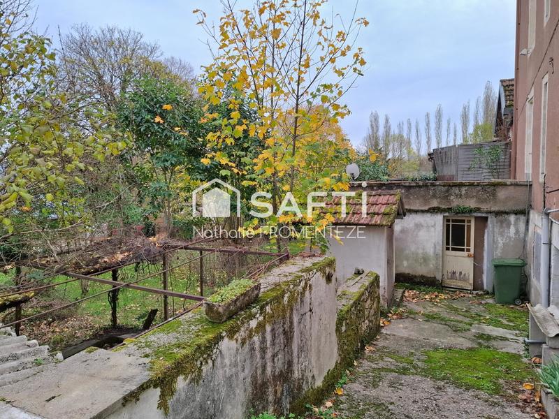 Maison - 235 m² - 8 pièces