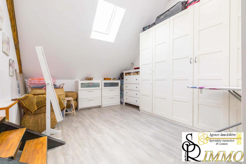 Maison - 201 m² - 7 pièces