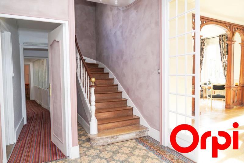 Maison - 275 m² - 7 pièces