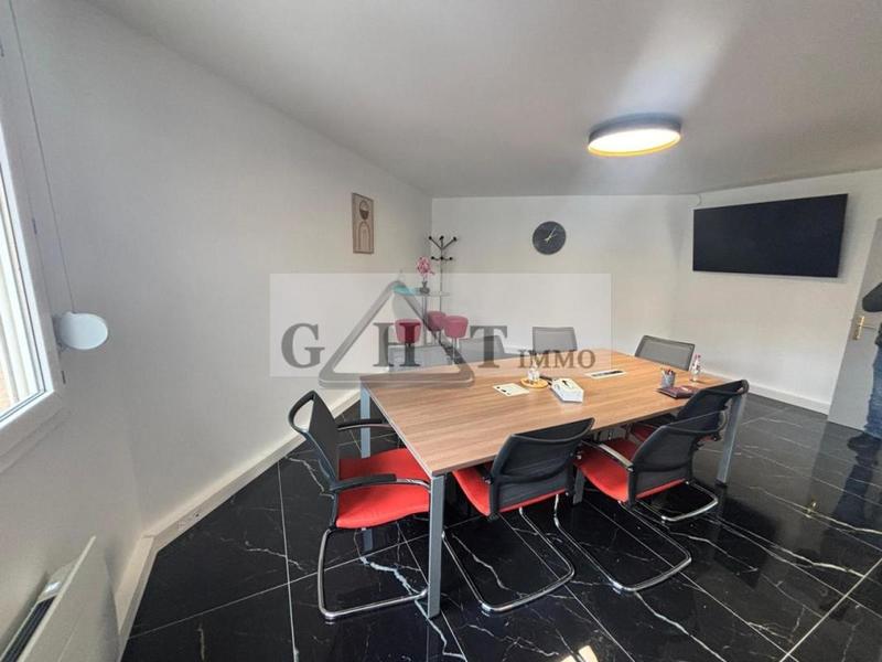 Entrepôt - 1 170 m²