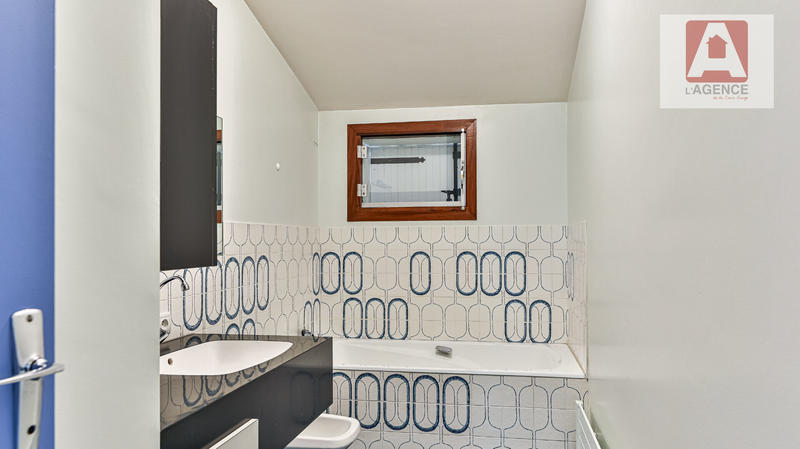 Maison - 290 m² - 12 pièces