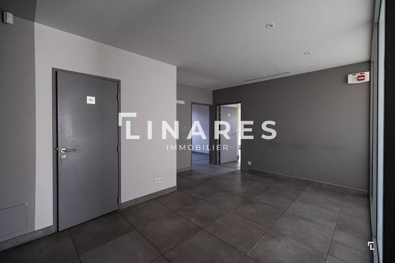 Bureau - 117 m² - 5 pièces