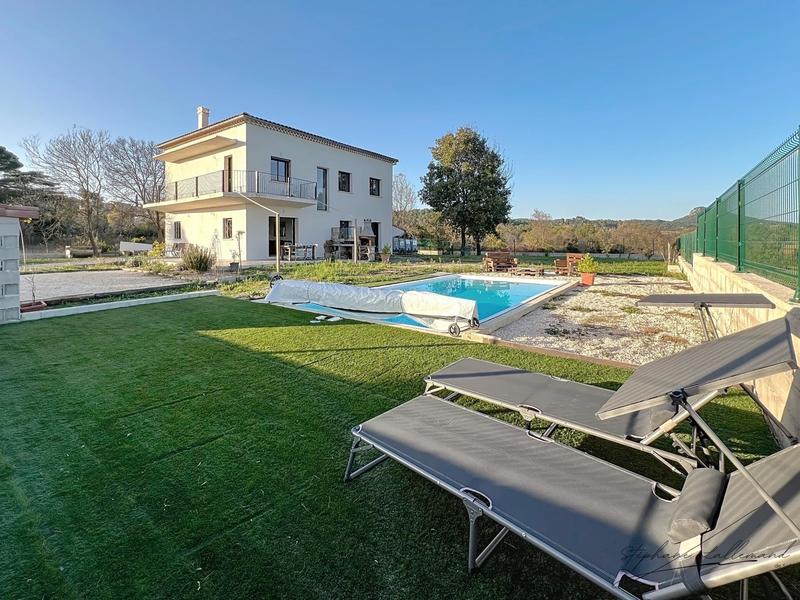 Maison - 190 m² - 5 pièces