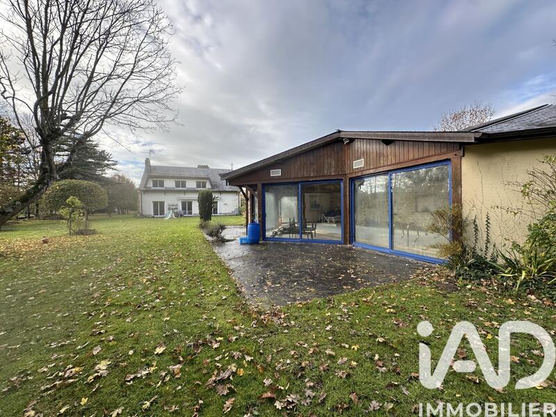 Maison - 268 m² - 9 pièces