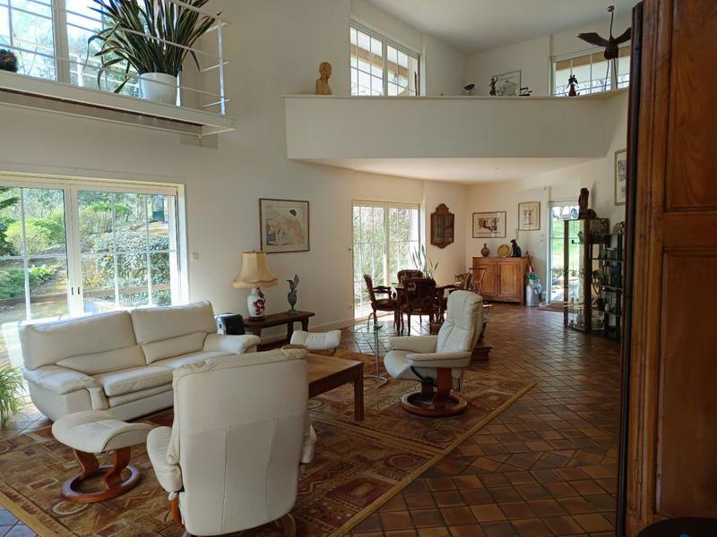 Maison - 217 m² - 8 pièces