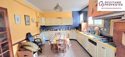 Maison - 263 m² - 9 pièces