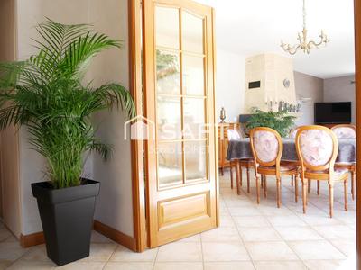 Villa - 199 m² - 7 pièces