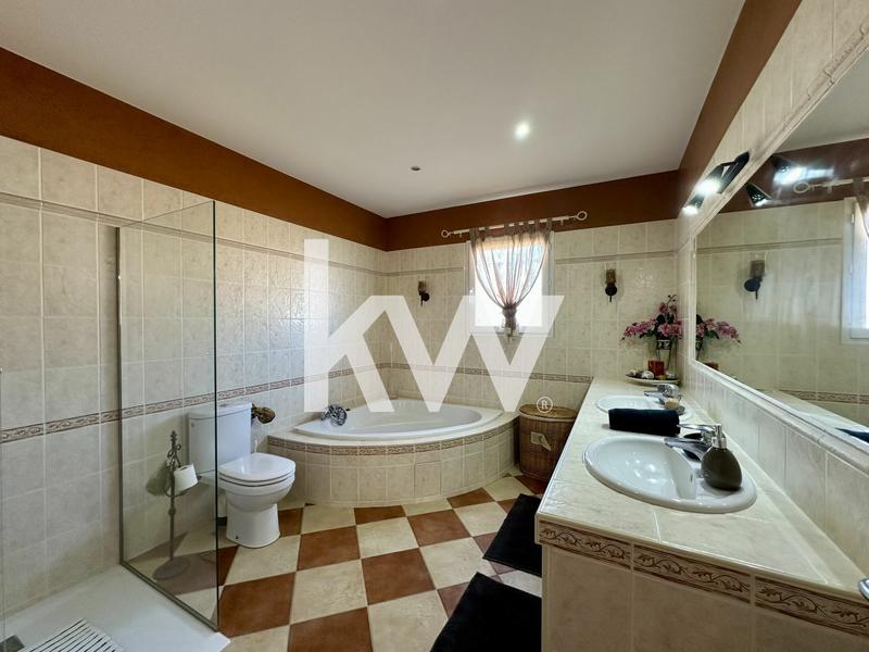 Maison - 176 m² - 7 pièces