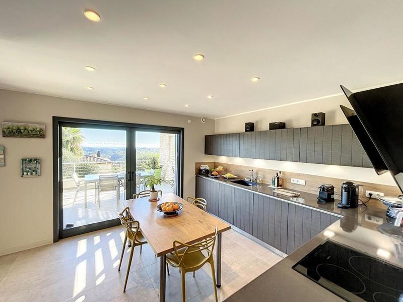 Maison - 170 m² - 5 pièces