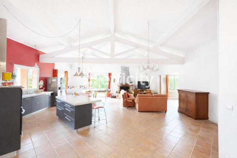 Maison - 184 m² - 5 pièces