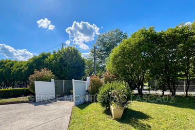 Maison - 220 m² - 6 pièces