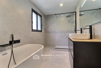 Maison contemporaine - 220 m² - 8 pièces