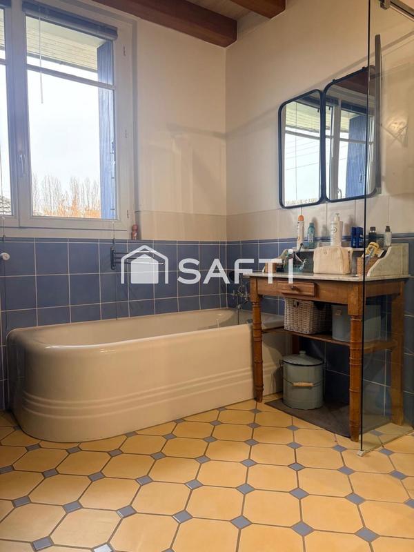 Maison - 205 m² - 10 pièces