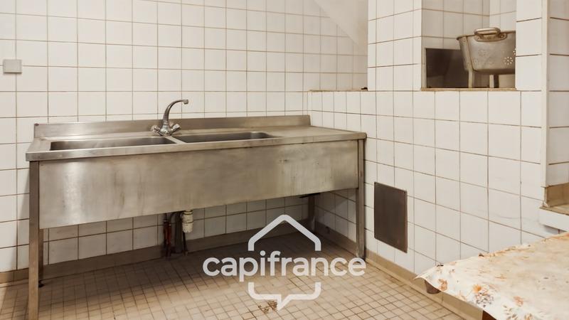 Local commercial - 378 m² - 15 pièces