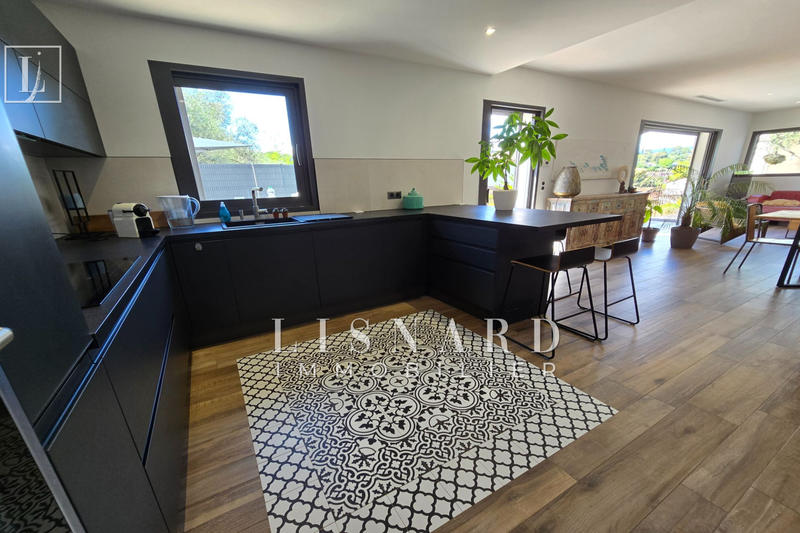 Maison - 145 m² - 4 pièces