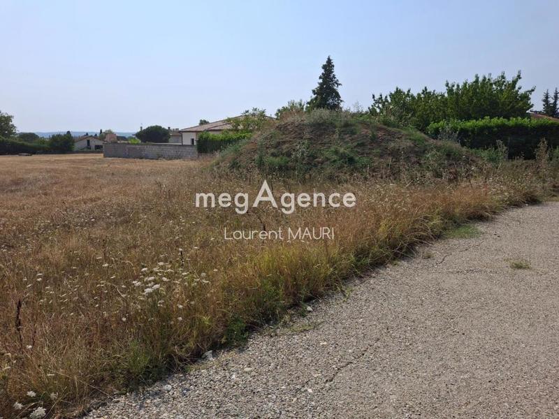 Terrain constructible - 553 m²