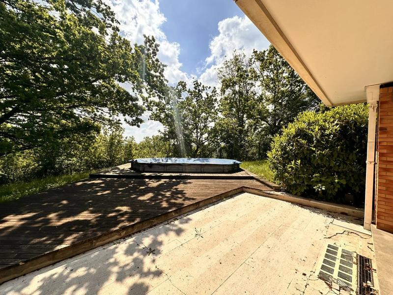 Maison - 240 m² - 6 pièces