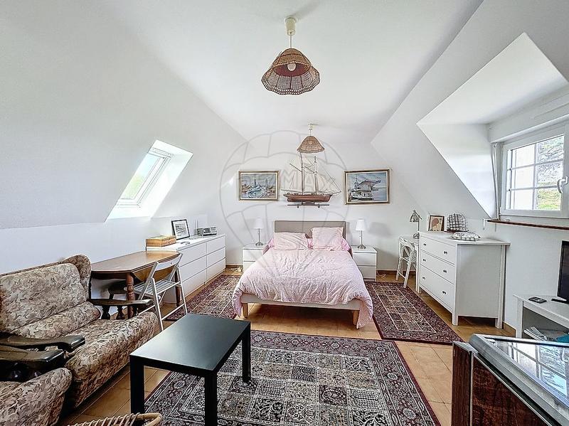 Propriété - 174 m² - 9 pièces