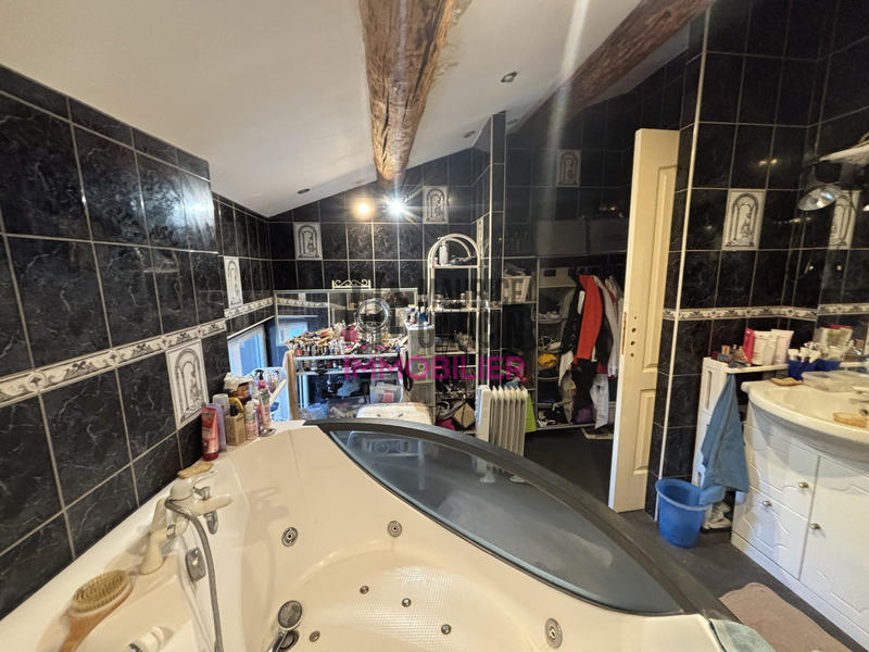 Maison - 180 m² - 5 pièces