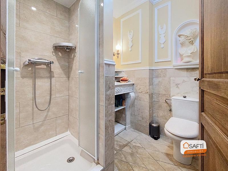 Maison - 290 m² - 10 pièces