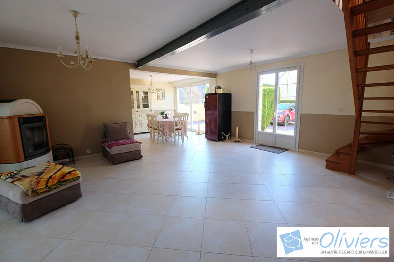 Maison - 184 m² - 8 pièces