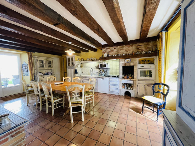 Maison - 220 m² - 5 pièces