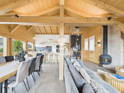 Châlet - 221 m² - 8 pièces