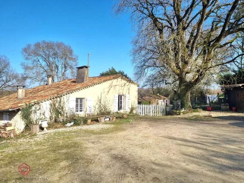 Propriété - 356 m² - 15 pièces