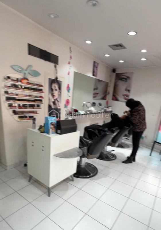 Beauté / Bien-être - 57 m²