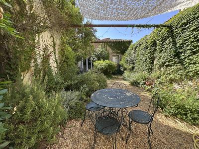 Maison - 281 m² - 7 pièces