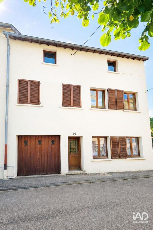 Maison - 220 m² - 8 pièces